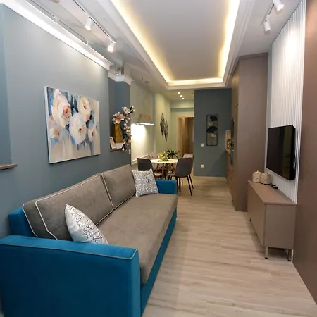 Chic Living 1 *